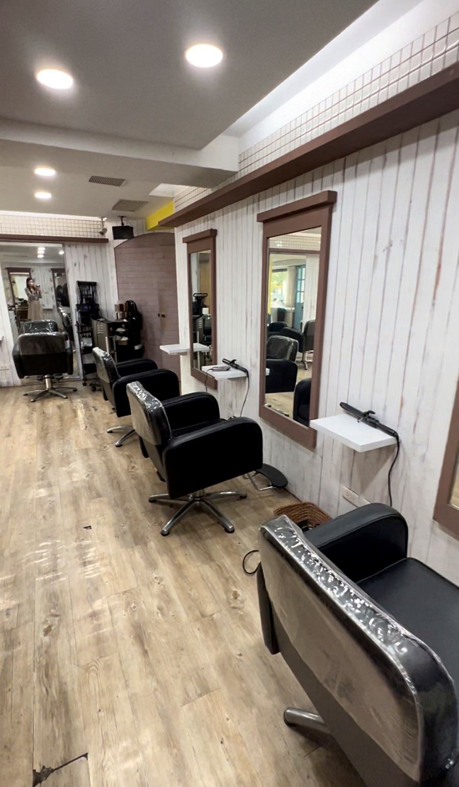 台中推薦專業美髮沙龍/Valuehair髮廊美髮魔術師-宸鋒老師/一次擁有兩種髮色/台灣驕傲JFD全新美髮技術