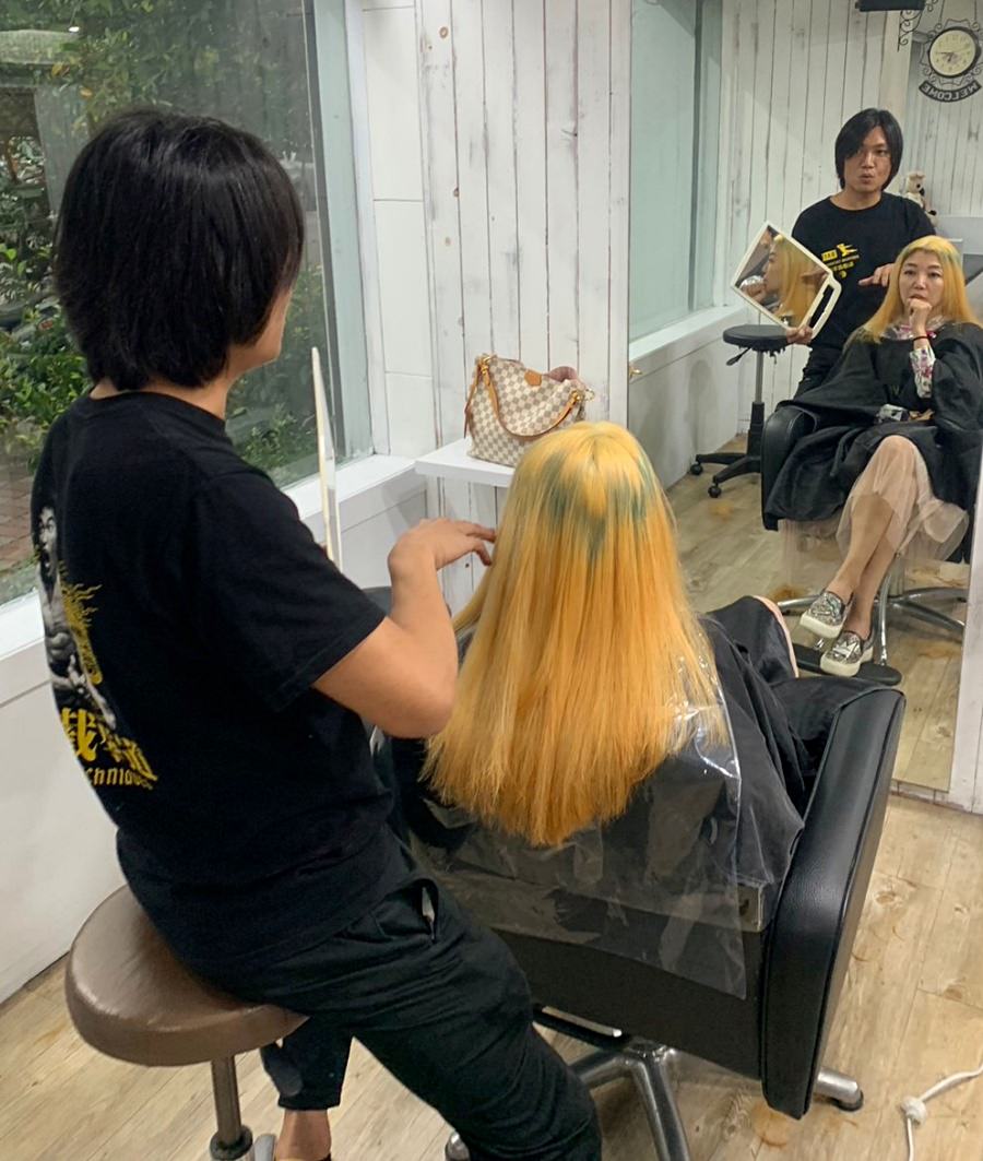 台中推薦專業美髮沙龍/Valuehair髮廊美髮魔術師-宸鋒老師/一次擁有兩種髮色/台灣驕傲JFD全新美髮技術