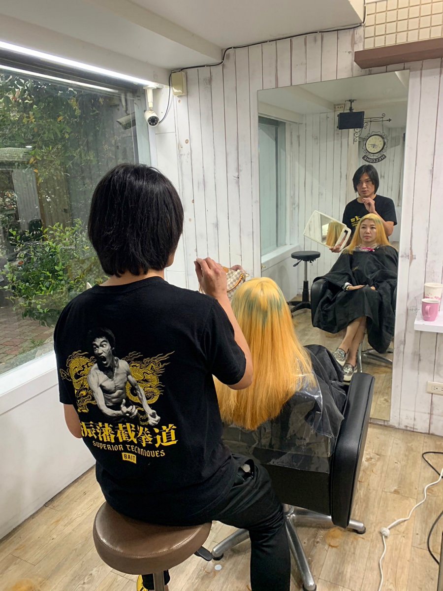 台中推薦專業美髮沙龍/Valuehair髮廊美髮魔術師-宸鋒老師/一次擁有兩種髮色/台灣驕傲JFD全新美髮技術