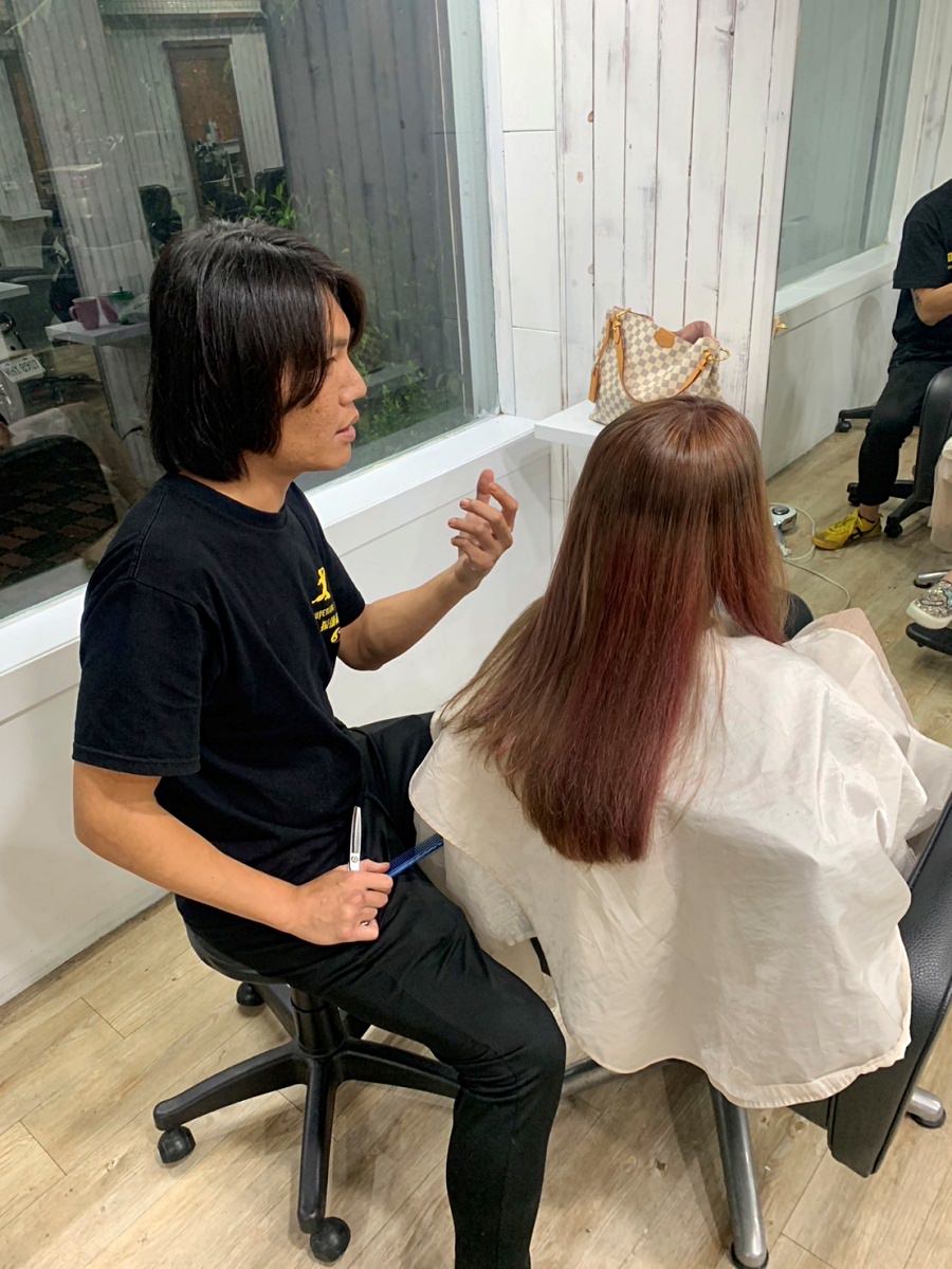 台中推薦專業美髮沙龍/Valuehair髮廊美髮魔術師-宸鋒老師/一次擁有兩種髮色/台灣驕傲JFD全新美髮技術