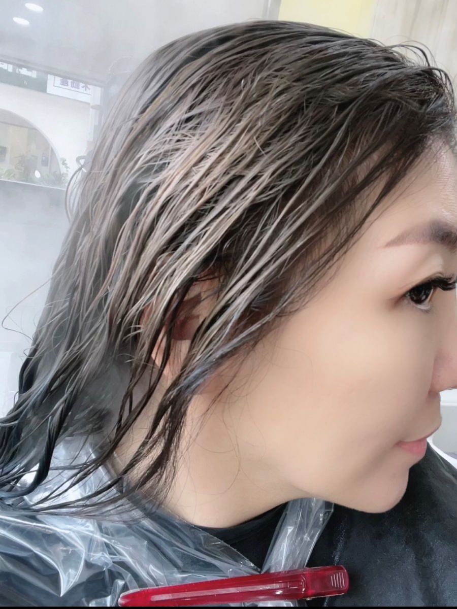 台中推薦專業髮廊/百變髮色/專業染髮推薦宸鋒老師/Value Hair髮廊 - 第16張圖 台中推薦專業髮廊/百變髮色/專業染髮推薦宸鋒老師/Value Hair髮廊