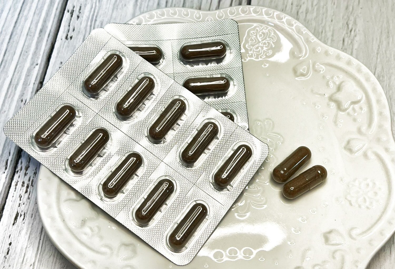 UBUA牛樟芝膠囊/台灣獨有的牛樟芝/森林中的紅寶石